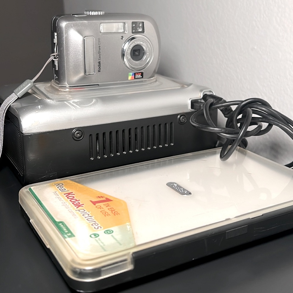 Kodak EasyShare C310 Camera With Printer Dock + Waterproof Prints (series 3)